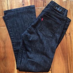 Levi’s blackish boot Jeans 553 size 6/28 like new!